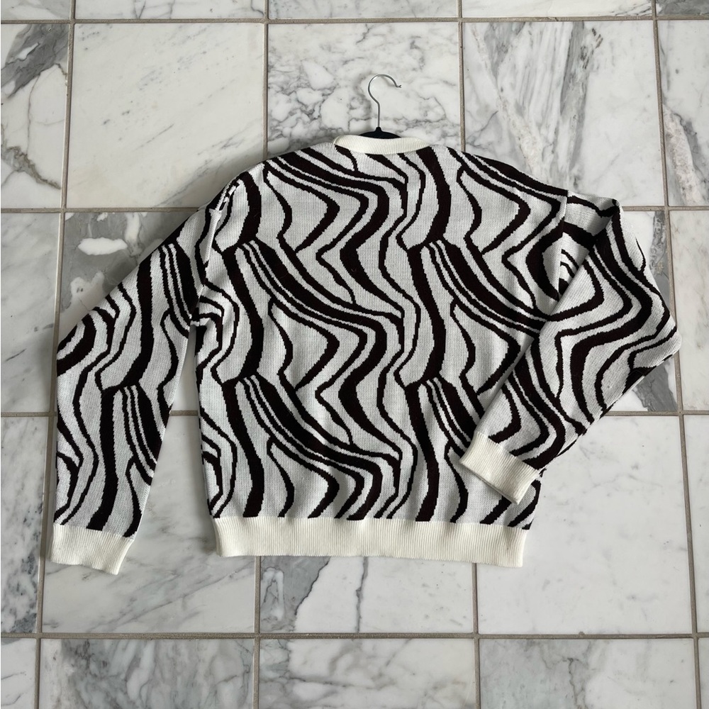 Sisters & Seekers abstract sweater - Picture 2 of 4